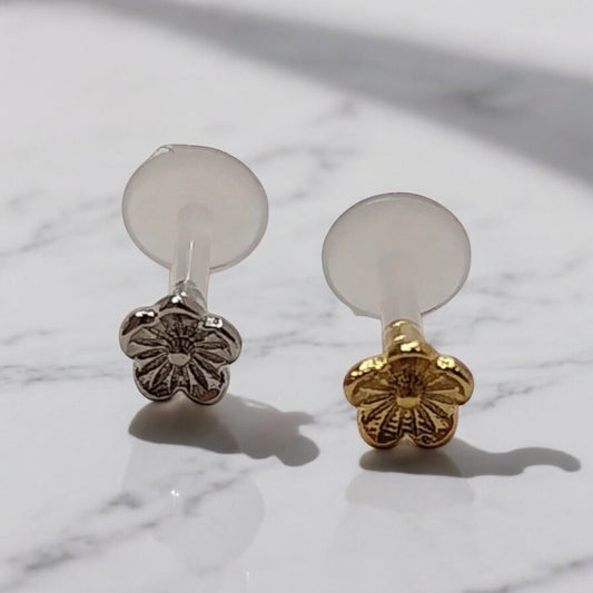 Piercing lèvre en fleur